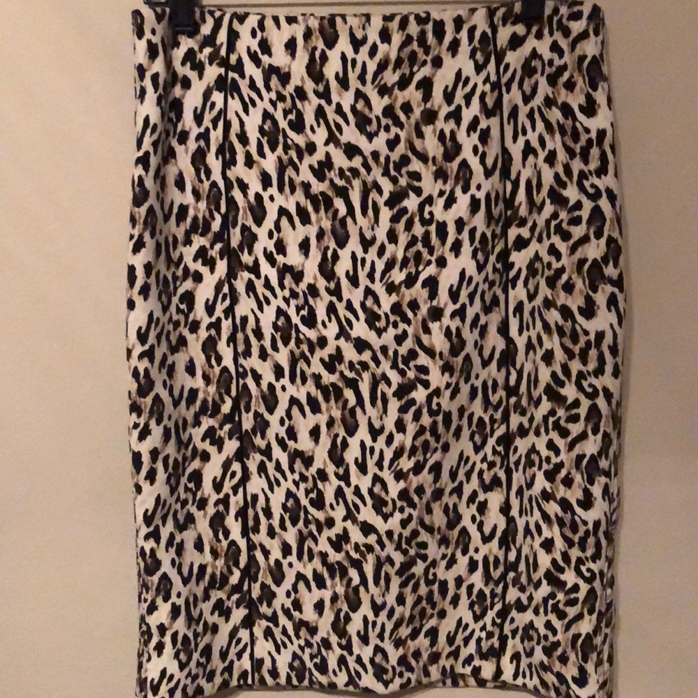 Leopard Pencil skirt